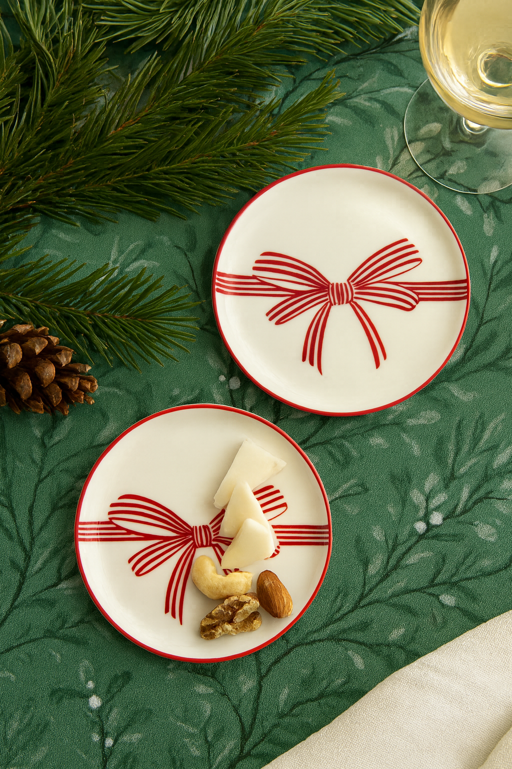 Red Bow Appetizer Plates (Set of 4)