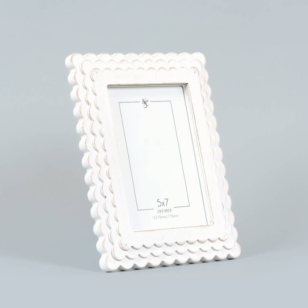The Scallop Frame – White-LAST ONE!