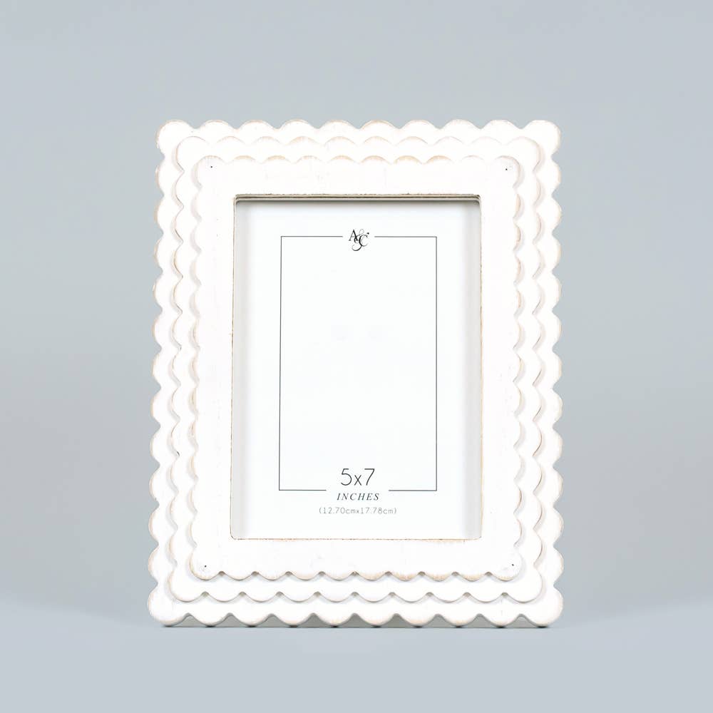The Scallop Frame – White-LAST ONE!