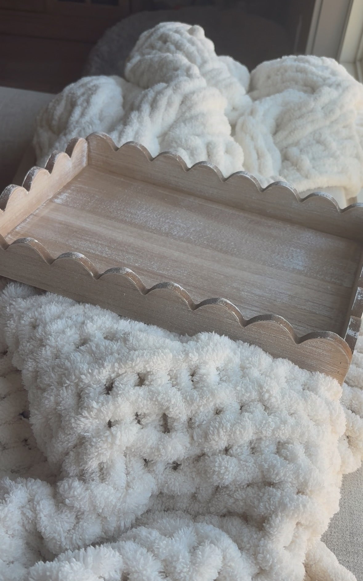 Scallop Wood Tray