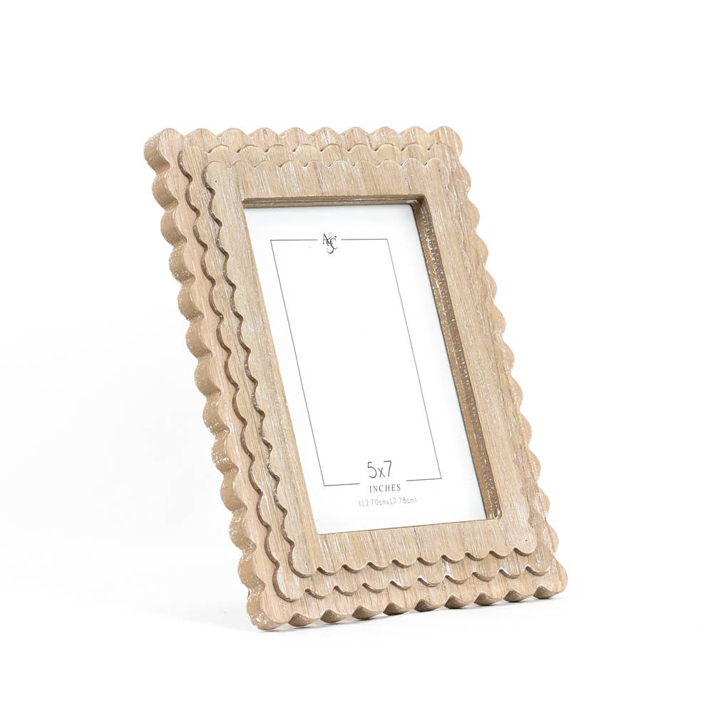 The Scallop Frame – Natural Wood