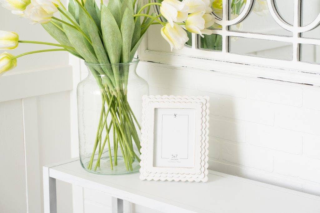 The Scallop Frame – White-LAST ONE!