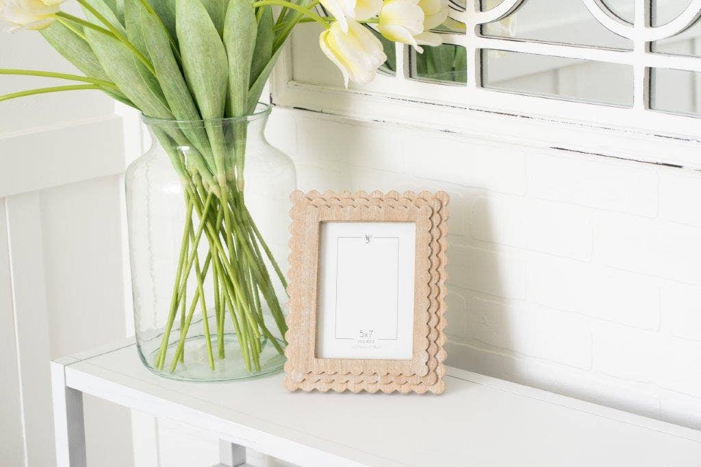 The Scallop Frame – Natural Wood
